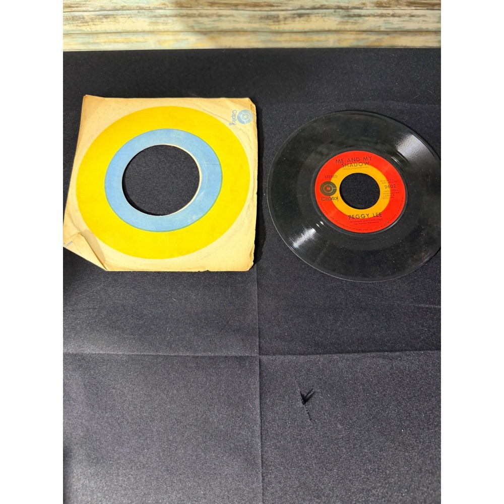 Capitol Peggy Lee 7" Vinyl 45‎ RPM Black Excellent Is That All There Is 2602